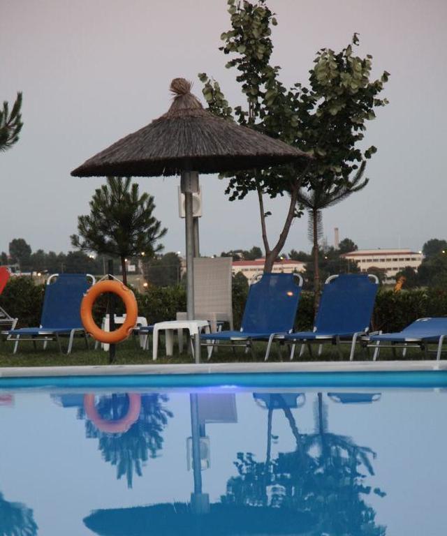 Alexander Hotel سيرس المظهر الخارجي الصورة